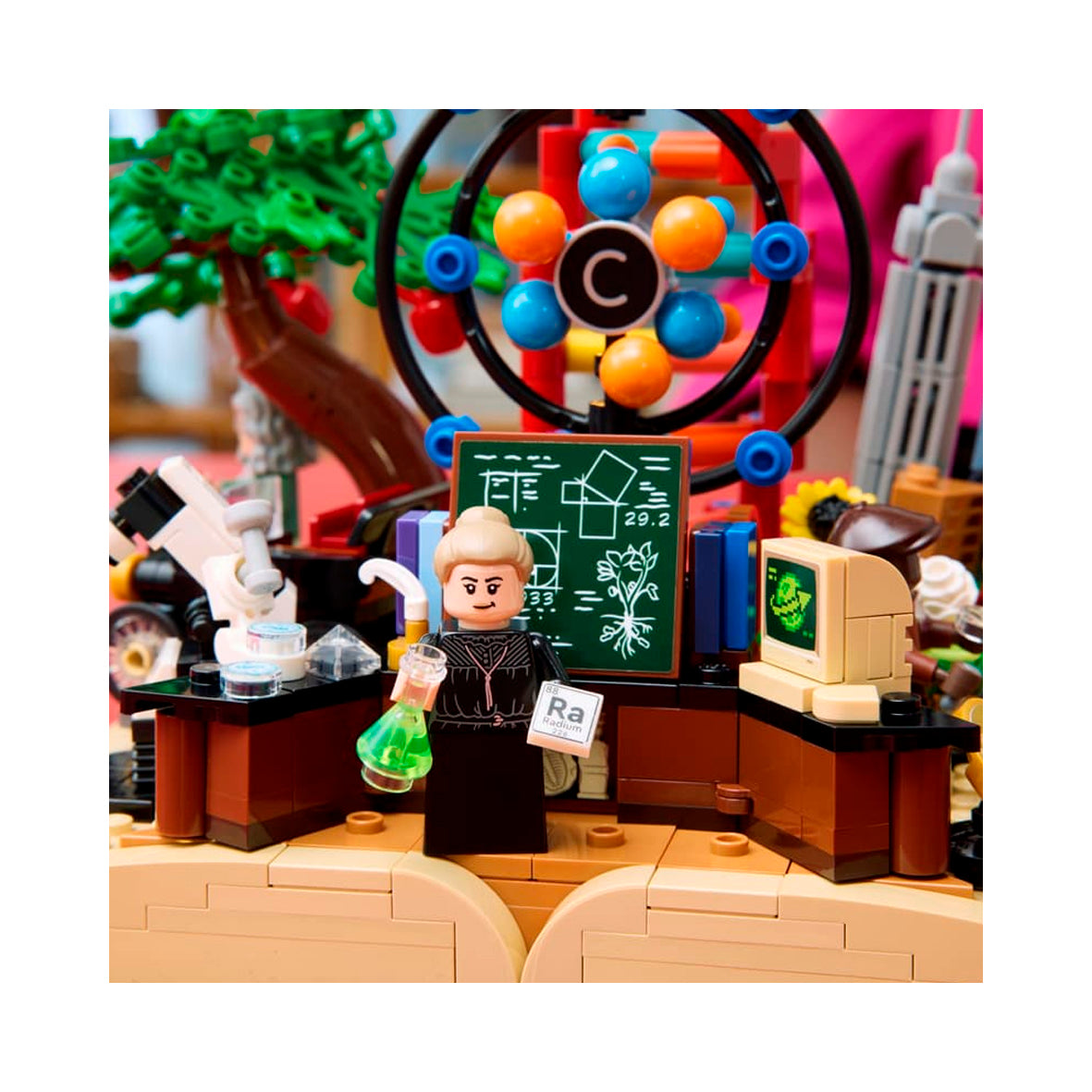 LEGO Ideas - The Evolution Of Stem (21355)