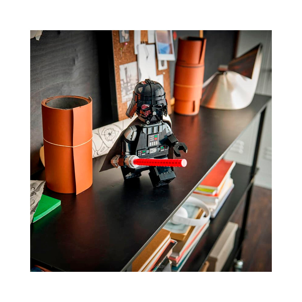 LEGO Star Wars - Up-Scaled Darth Vader Minifigure (75461)