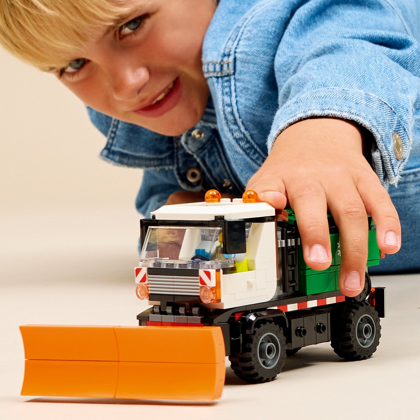 LEGO City - Snowplow (60490)