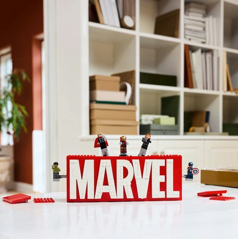 LEGO Marvel - Marvel Logo & Minifigure (76313)