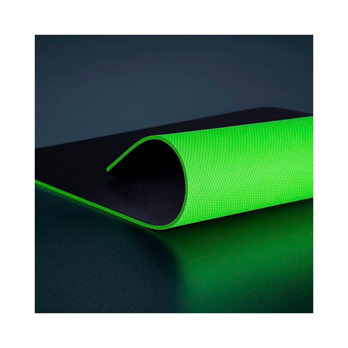 Razer - Gigantus V2 Gaming Surface ? Medium - Black