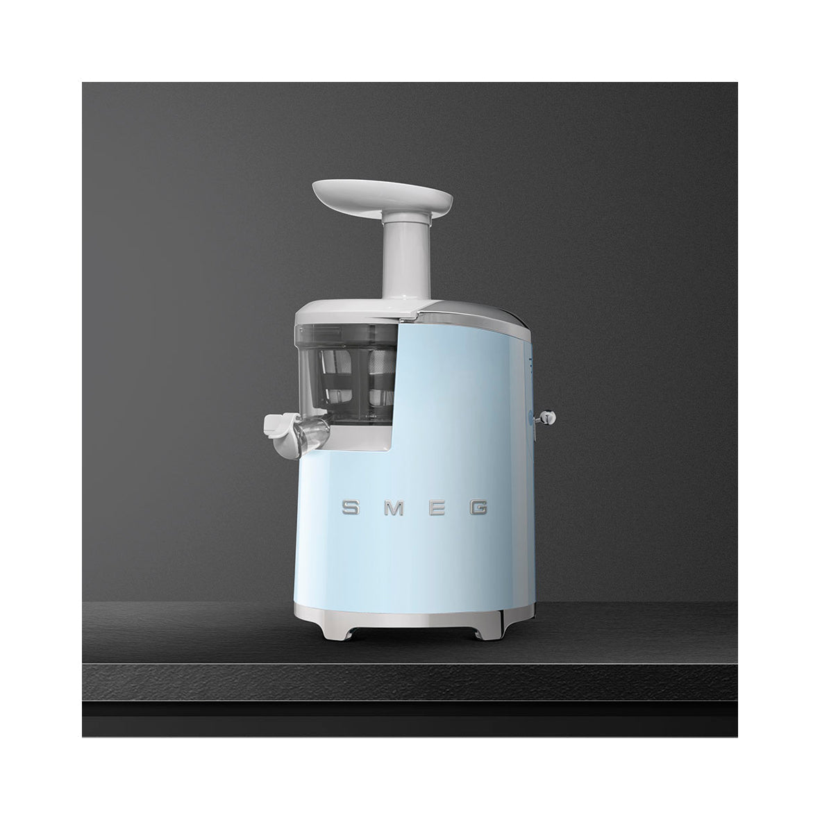 Smeg - Slow Juicer Pastel Blue (SJF01PBEU)