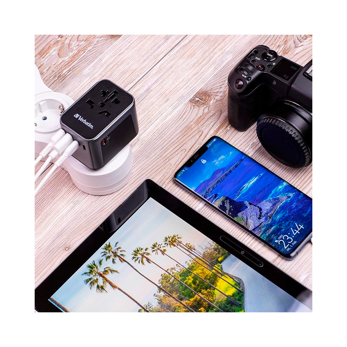 Verbatim - UTA-03 Universal Travel Adapter