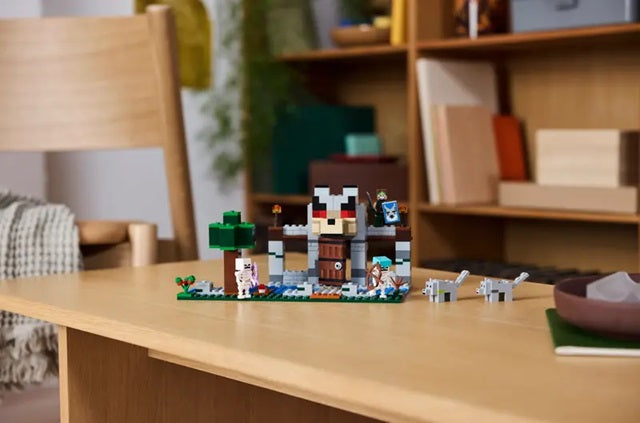 LEGO Minecraft - The Wolf Stronghold (21261)