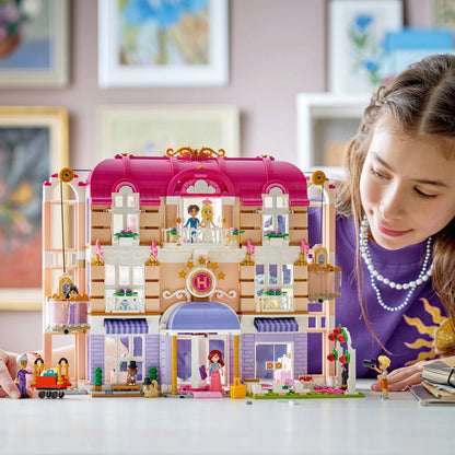 LEGO Friends - Heartlake City Grand Hotel (42704)