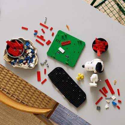 LEGO Ideas - Peanuts Snoopy´s Doghouse (21368)