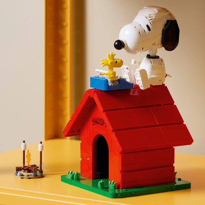 LEGO Ideas - Peanuts Snoopy´s Doghouse (21368)