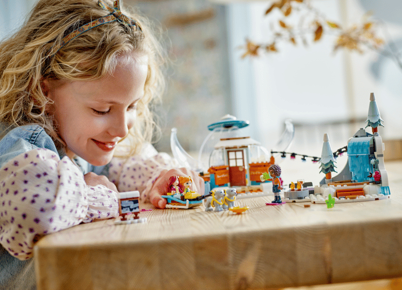 LEGO Friends - Igloo Holiday Adventure (41760)