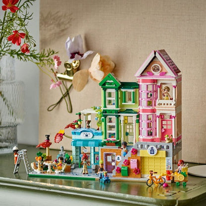 LEGO City - Apartments and Stores (42670)