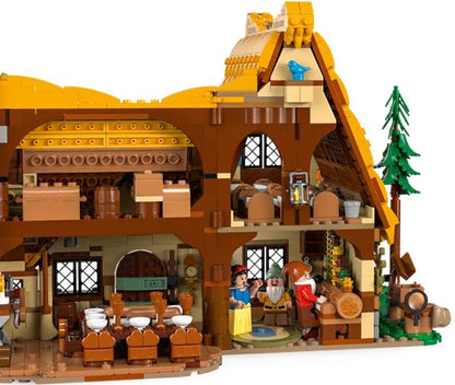 LEGO Disney - Snow White and the Seven Dwarfs' Cottage (43242)