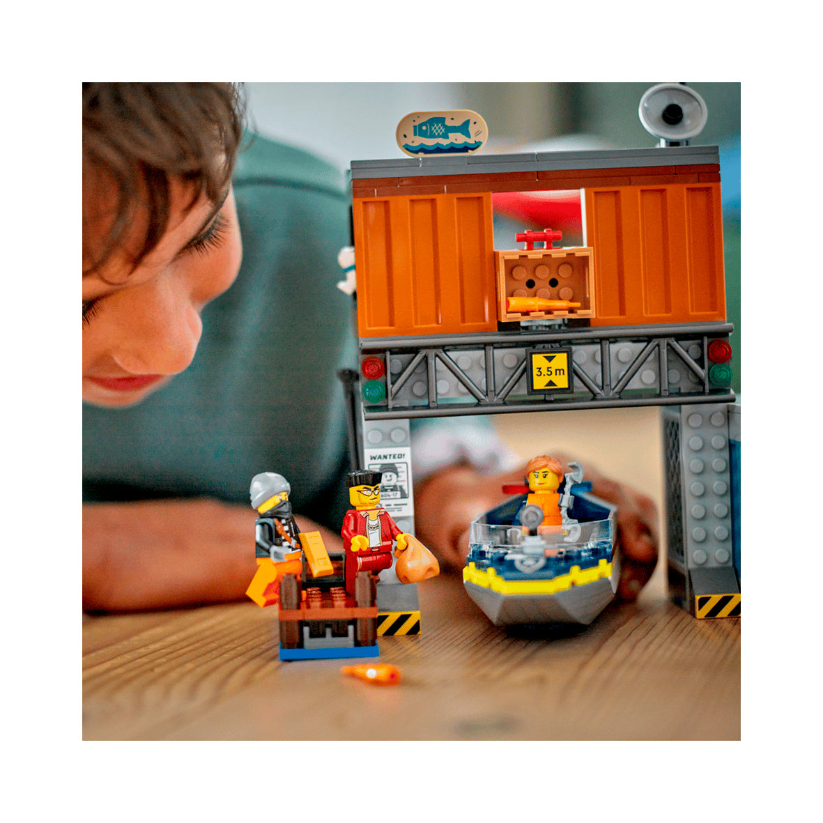 LEGO City - Police Speedboat & Crooks Hideout (60417)