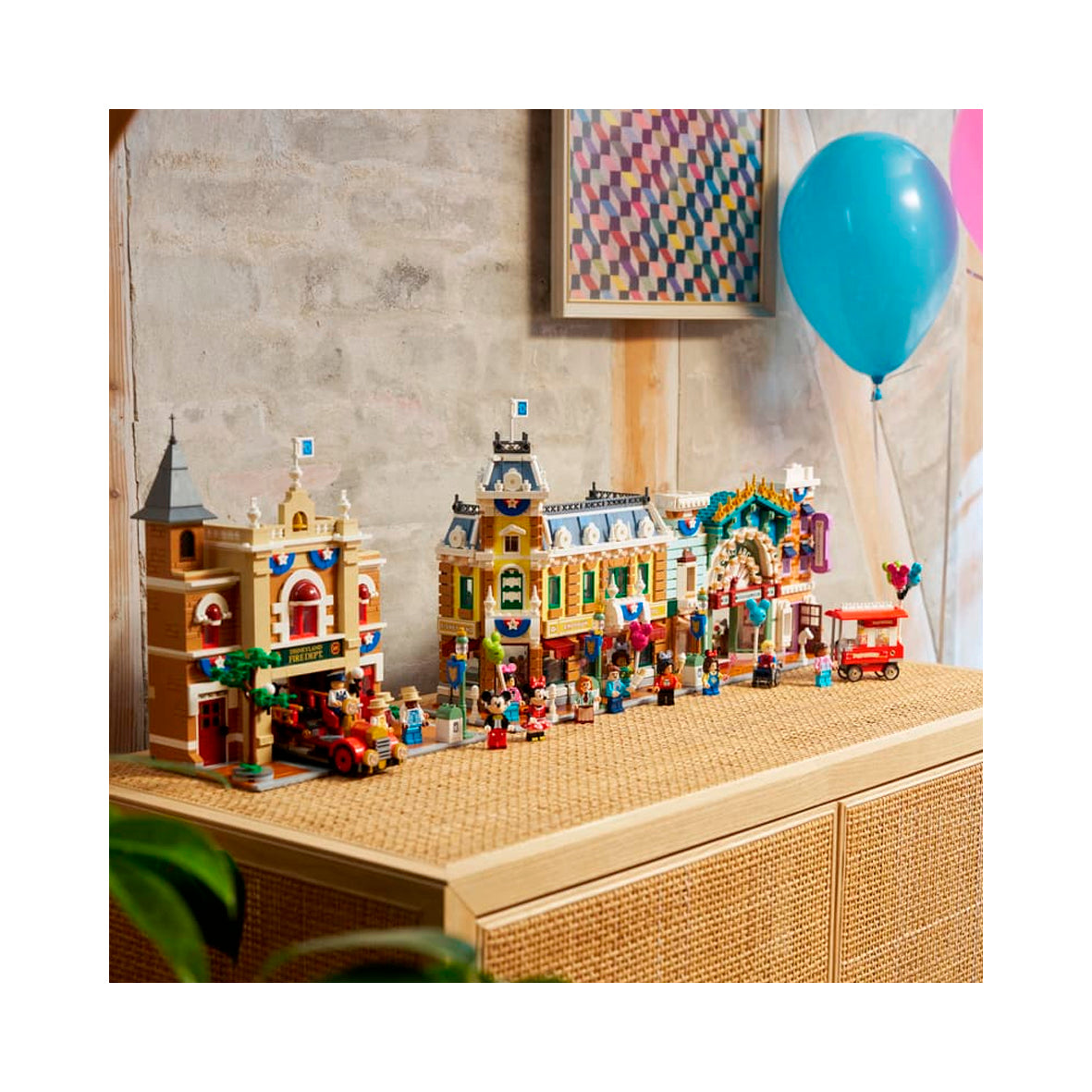 LEGO Disney - Main Street USA (43302)