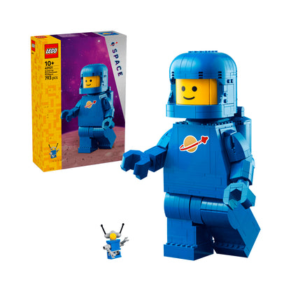 LEGO - Up-Scaled Blue Astronaut Minifigure (40921)