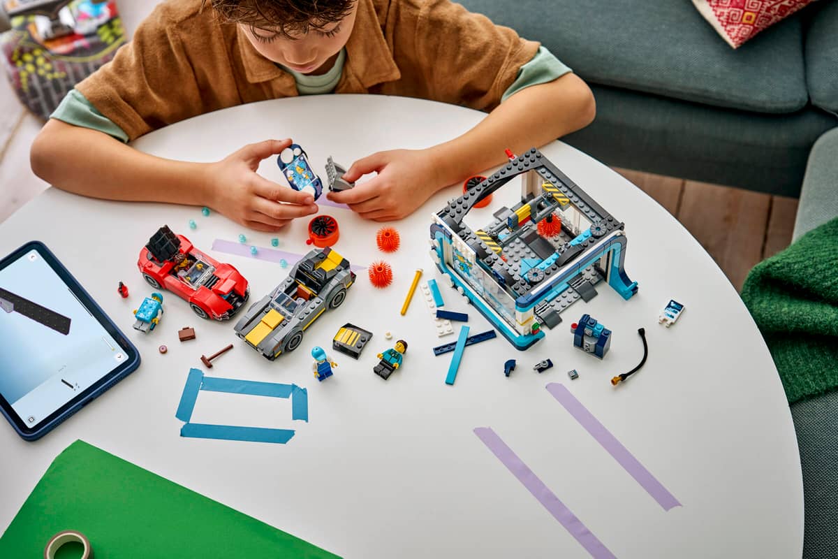 LEGO City - Drive-Though Car Wash (60497)