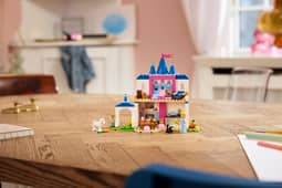 LEGO Disney - Cinderella Animal Friends Castle (43283)