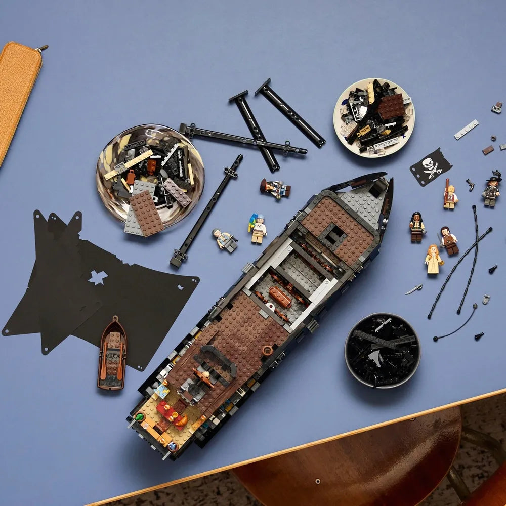 LEGO Icon - Captain Jack Sparrow's Pirate Ship (10365)
