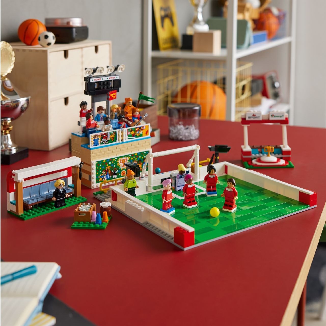 LEGO Classic - Icons of Play (40634)